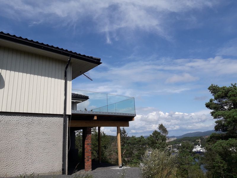 Helglass rekkverk /  full glass railings
