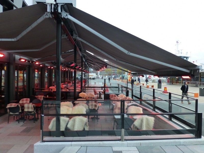 Hev og senk rekkverk / raise and lower handrails