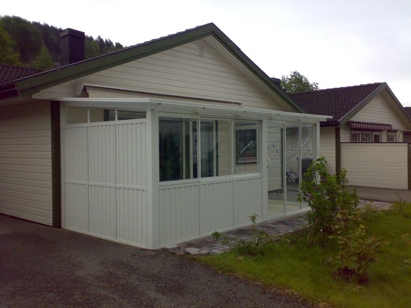 Uterom / Outside room 
